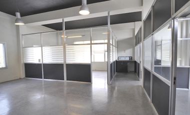 Oficinas en alquiler en Beccar - Centro Uruguay Norte -  6 cocheras