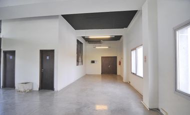 Oficinas en alquiler en Beccar - Centro Uruguay Norte -  6 cocheras