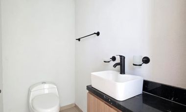 CASA EN VENTA 2 PLANTAS, 2 RECÁMARAS, 2.5 BAÑOS, COCHERA PARA 2 AUTOS