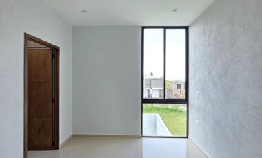 CASA EN VENTA 2 PLANTAS, 2 RECÁMARAS, 2.5 BAÑOS, COCHERA PARA 2 AUTOS