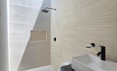 CASA EN VENTA 2 PLANTAS, 2 RECÁMARAS, 2.5 BAÑOS, COCHERA PARA 2 AUTOS