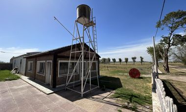 Quincho con galpón en Aldao
