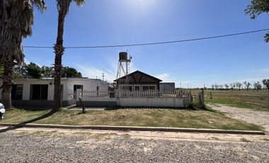 Quincho con galpón en Aldao