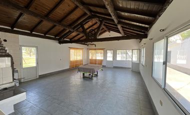 Quincho con galpón en Aldao