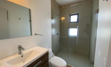 Casa en Venta o Renta con ampliación,  4 recamaras en Vista Bosques