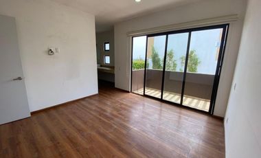 Casa en Venta o Renta con ampliación,  4 recamaras en Vista Bosques