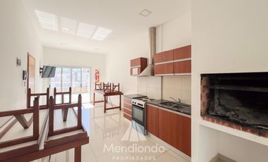 Depto 2 amb al frente con Balcón   Cochera muy amplia y baulera Zona Aldrey