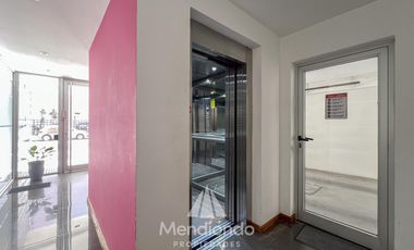 Depto 2 amb al frente con Balcón   Cochera muy amplia y baulera Zona Aldrey