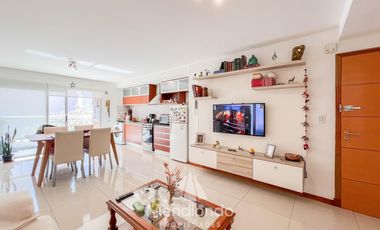 Depto 2 amb al frente con Balcón   Cochera muy amplia y baulera Zona Aldrey