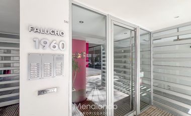 Depto 2 amb al frente con Balcón   Cochera muy amplia y baulera Zona Aldrey