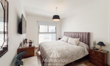 Depto 2 amb al frente con Balcón   Cochera muy amplia y baulera Zona Aldrey