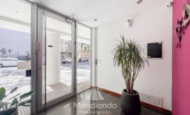 Depto 2 amb al frente con Balcón   Cochera muy amplia y baulera Zona Aldrey