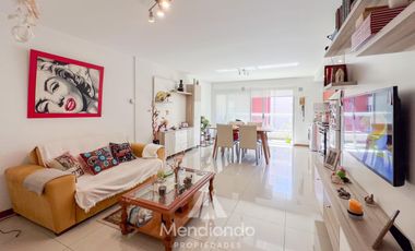 Depto 2 amb al frente con Balcón   Cochera muy amplia y baulera Zona Aldrey