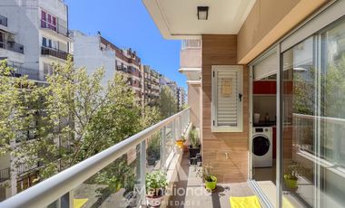 Depto 2 amb al frente con Balcón   Cochera muy amplia y baulera Zona Aldrey