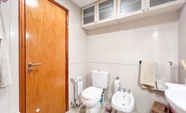 Depto 2 amb al frente con Balcón   Cochera muy amplia y baulera Zona Aldrey