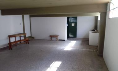 Parque Industrial - Galpón -  1370 m2 cubiertos - Alquiler - Quilmes