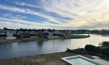 Casa en venta al lago en San Matias - Área 1