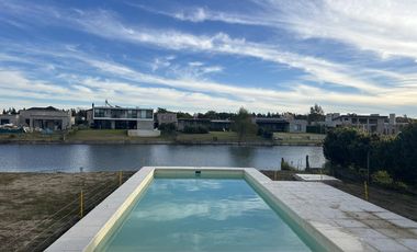 Casa en venta al lago en San Matias - Área 1