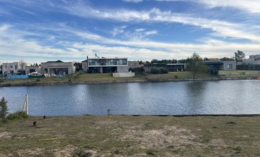 Casa en venta al lago en San Matias - Área 1