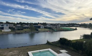 Casa en venta al lago en San Matias - Área 1