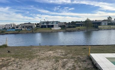 Casa en venta al lago en San Matias - Área 1