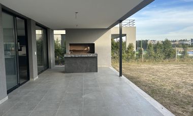 Casa en venta al lago en San Matias - Área 1