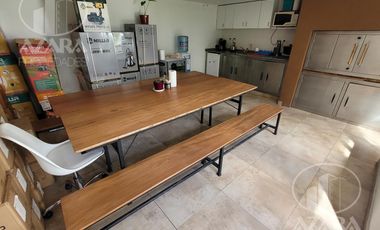 Local industrial con vivienda a metros de Mitre y Pelliza