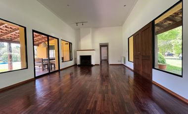 Increible casa Country “Los Alamos” Ibarlucea