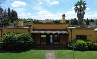 Increible casa Country “Los Alamos” Ibarlucea