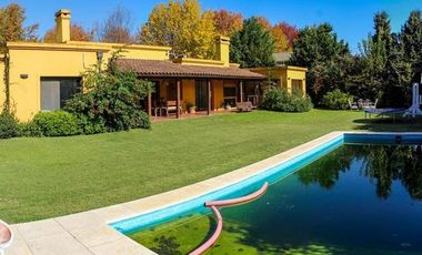 Increible casa Country “Los Alamos” Ibarlucea