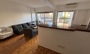 Departamento 3 ambientes amplio. Cochera. Olivos.