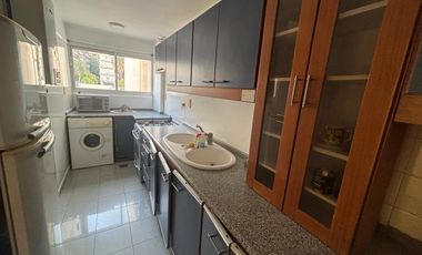 Departamento 3 ambientes amplio. Cochera. Olivos.