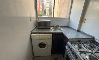 Departamento 3 ambientes amplio. Cochera. Olivos.