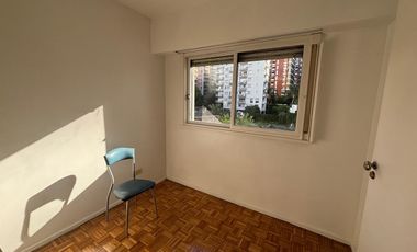 Departamento 3 ambientes amplio. Cochera. Olivos.
