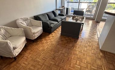 Departamento 3 ambientes amplio. Cochera. Olivos.