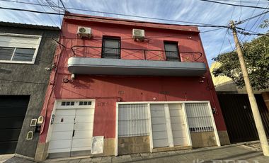 Venta PH  3 ambientes con patio en Sarandi