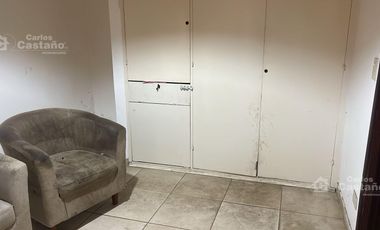 A Media Cuadra de Panamericana, Casa 7 Amb. con Garaje, Fondo y Piscina