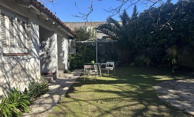 Casa en  Temperley 4 dormitorios con gran jardin