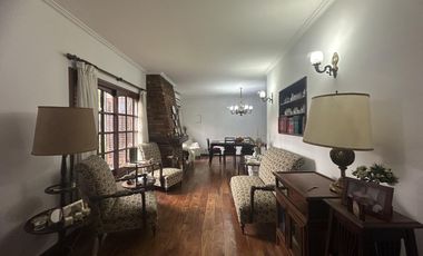 Casa en  Temperley 4 dormitorios con gran jardin