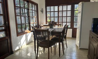 Casa en  Temperley 4 dormitorios con gran jardin