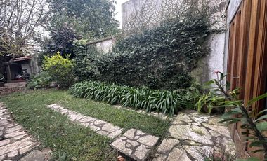 Casa en  Temperley 4 dormitorios con gran jardin