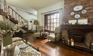 Casa en  Temperley 4 dormitorios con gran jardin