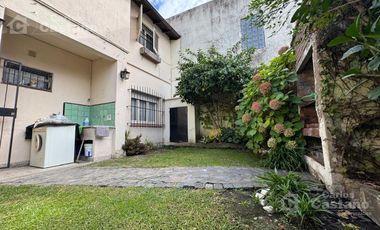 Casa 3 Amb. con Jardín y Garaje
