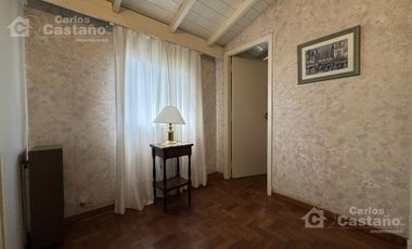 Casa 3 Amb. con Jardín y Garaje