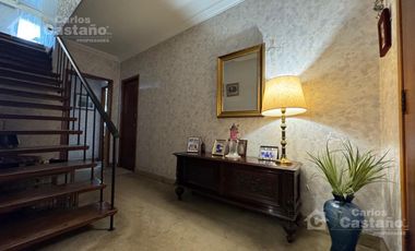 Casa 3 Amb. con Jardín y Garaje