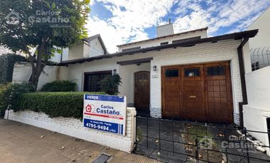 Casa 3 Amb. con Jardín y Garaje