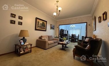 Casa 3 Amb. con Jardín y Garaje