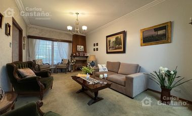 Casa 3 Amb. con Jardín y Garaje