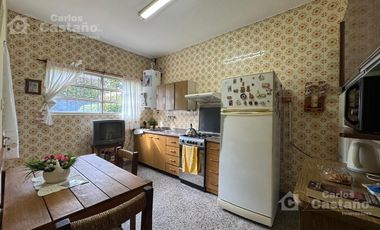 Casa 3 Amb. con Jardín y Garaje