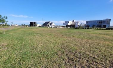 Terreno en  Haras de Funes 1012 m2